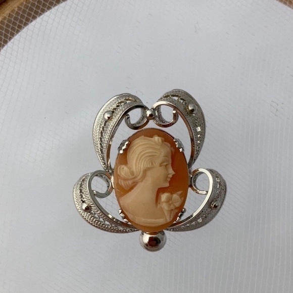 Vintage Sterling Jewelry - Sterling Silver Vintage Cameo Brooch